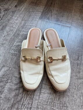 Old Navy Neutral Cream Croc-Embossed Slip-On Loafers with Gold Hardware